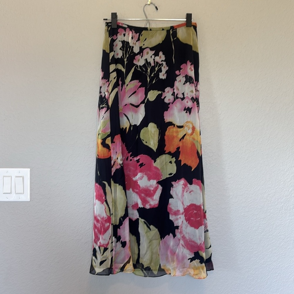 Dana Buchman Midi Skirt - Black with Pink and Green Floral size 4 - Picture 8 of 10